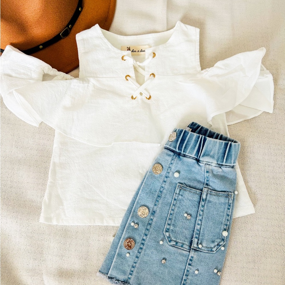 Boutique NWT cold shoulder top